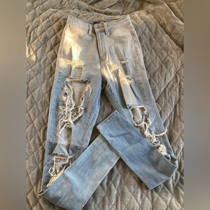 New fashion nova jeans size 3/26 fits a small.